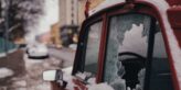 Lees wat een BearLock stuurslot is, hoe het werkt en waarom deze mechanische beveiliging interessant is voor het beveiligen van een bestelbus.